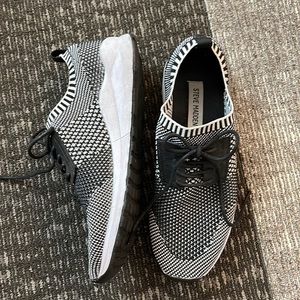 Steve Madden Sock Sneakers | Black and White | women size 8